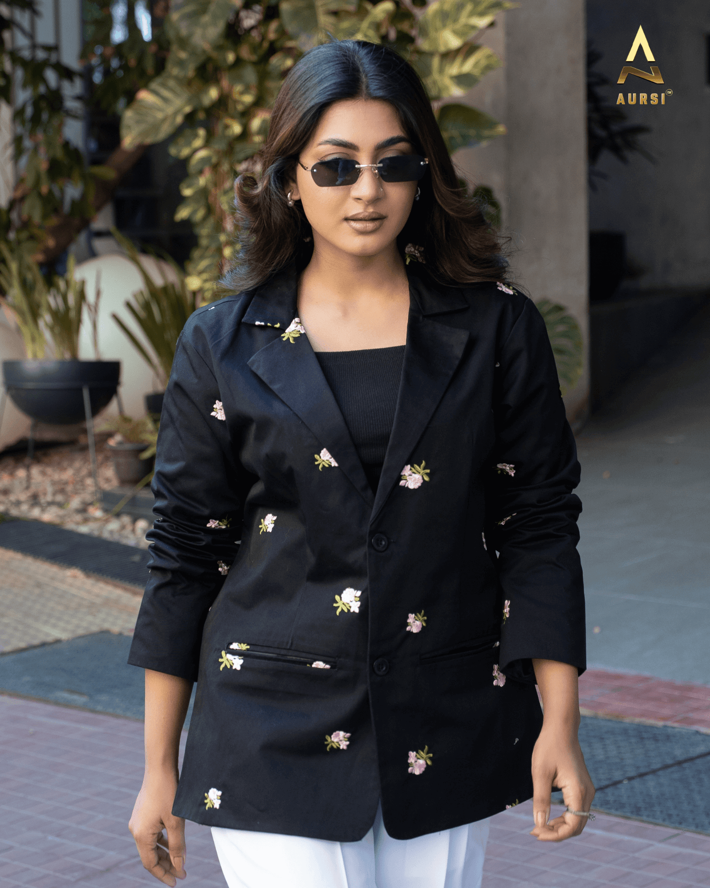 Embroidered Light Shell Blazer 25-07