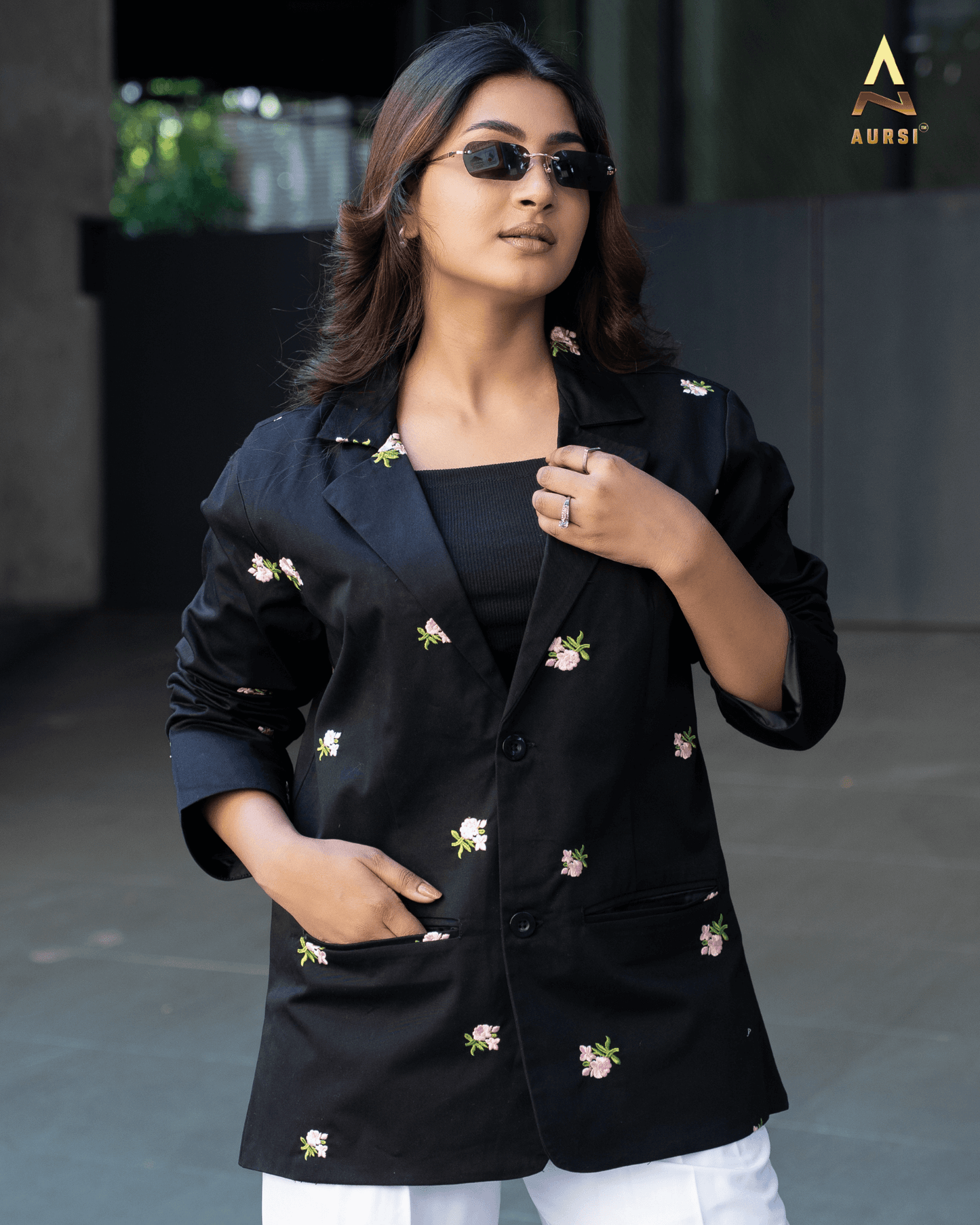 Embroidered Light Shell Blazer 25-07