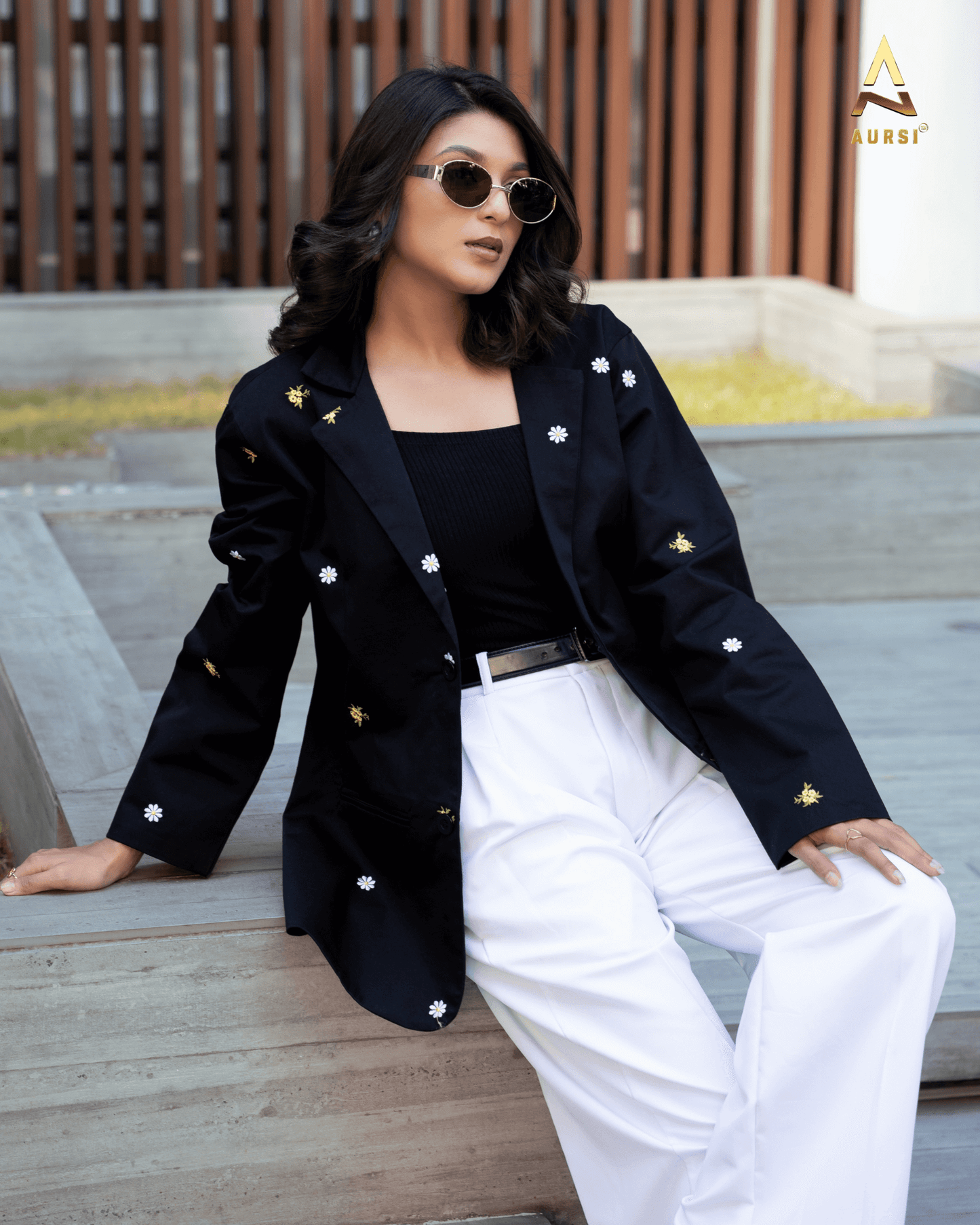 Embroidered Light Shell Blazer 25-05