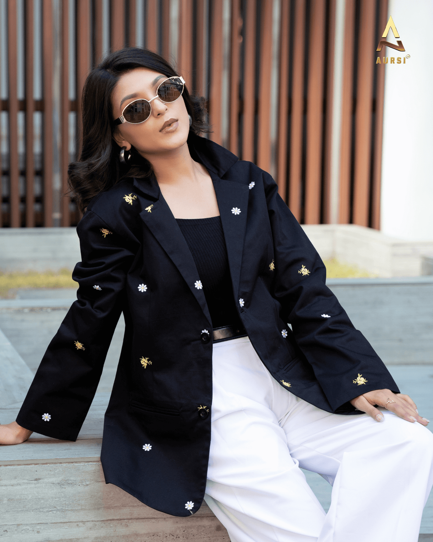 Embroidered Light Shell Blazer 25-05