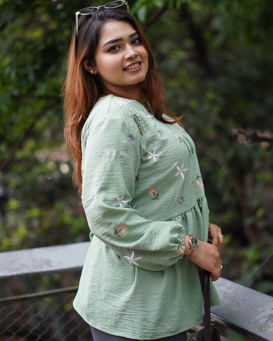 Modest Western Top 26-03 (Pastel Green)
